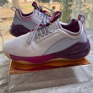 Women's Athletic Shoes in White and Purple Size 6.5( No templates)